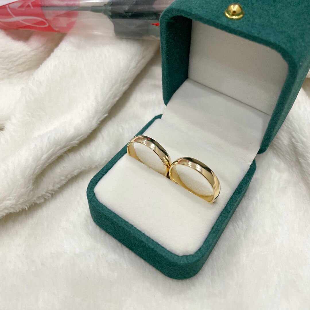 Aliança Abaulada Clássica 4mm Dourada