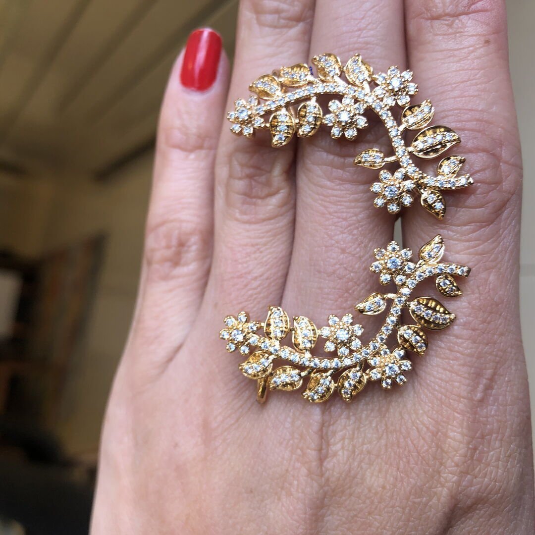 Ear Cuff Luxo Flowers and Leafs Cristal Dourado