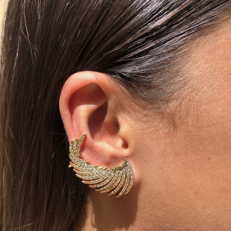 Ear Cuff Asa Max Cravejado Cristal Dourado