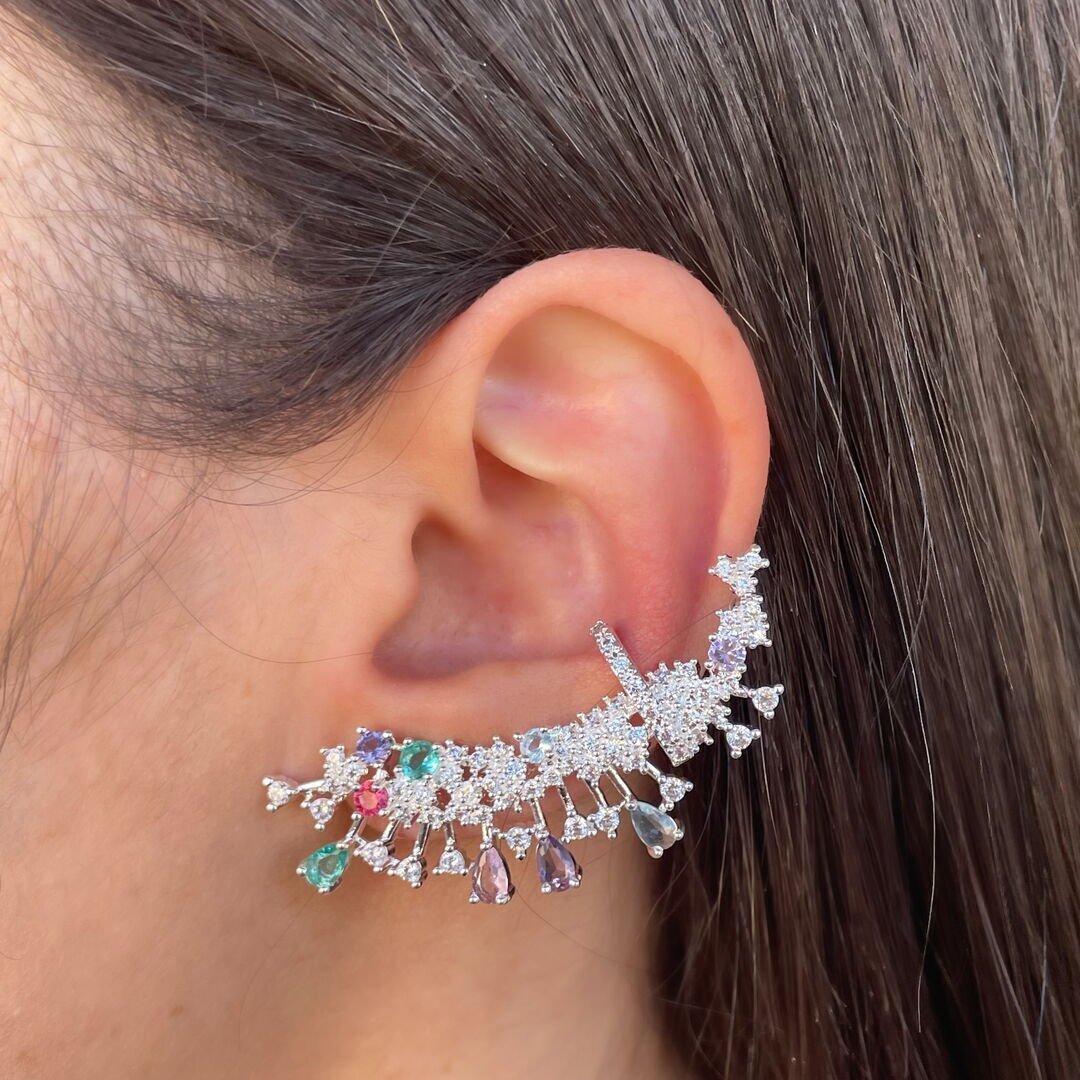 Brinco Ear Cuff Luxo c/ Gotas e Reds Rainbow Cravejado Cristal Prateado