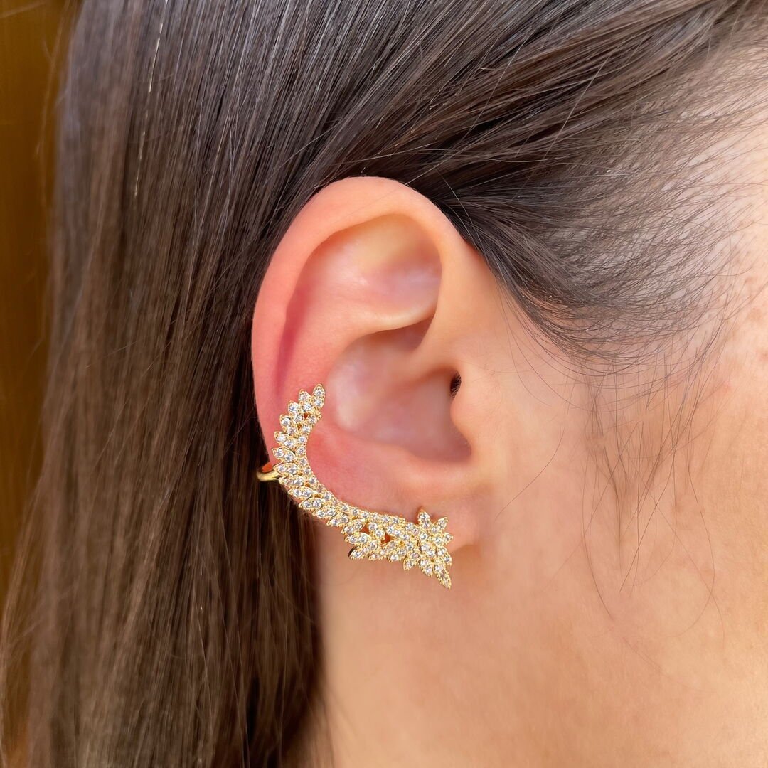 Brinco Ear Cuff Mini Cravejado Delicado Cristal Dourado