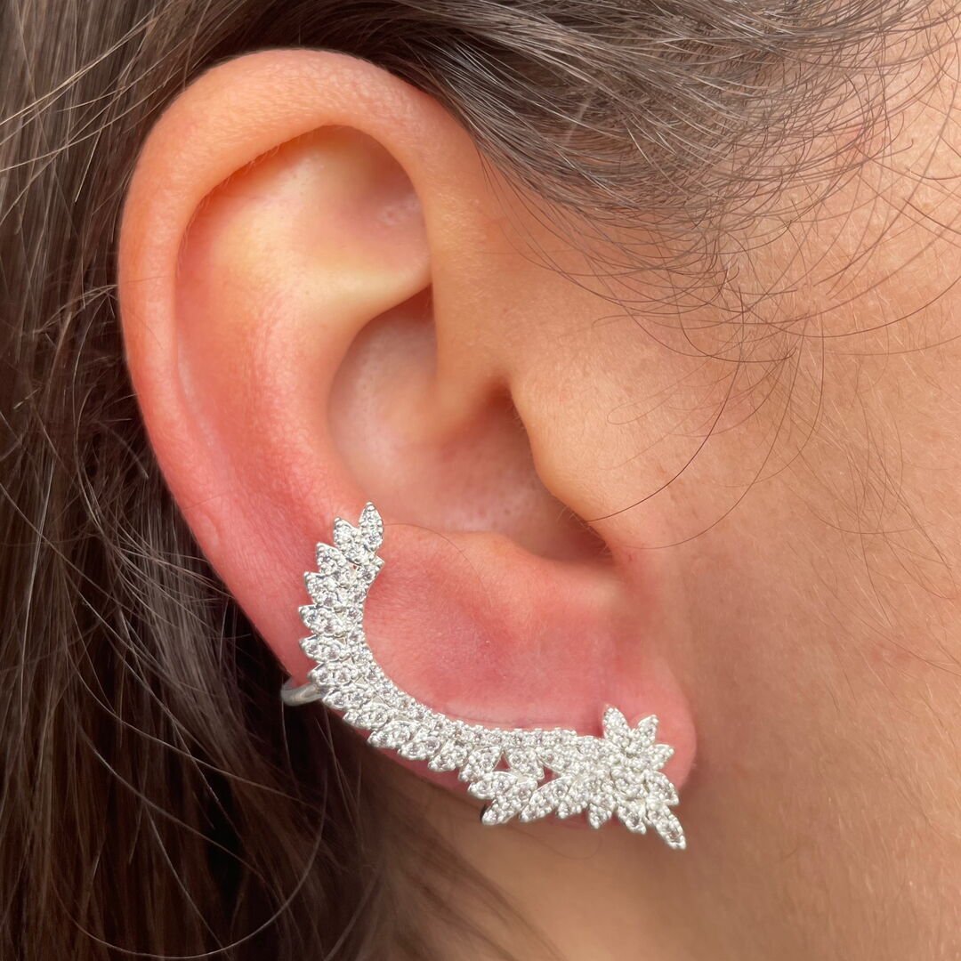 Brinco Ear Cuff Mini Cravejado Delicado Cristal Prateado
