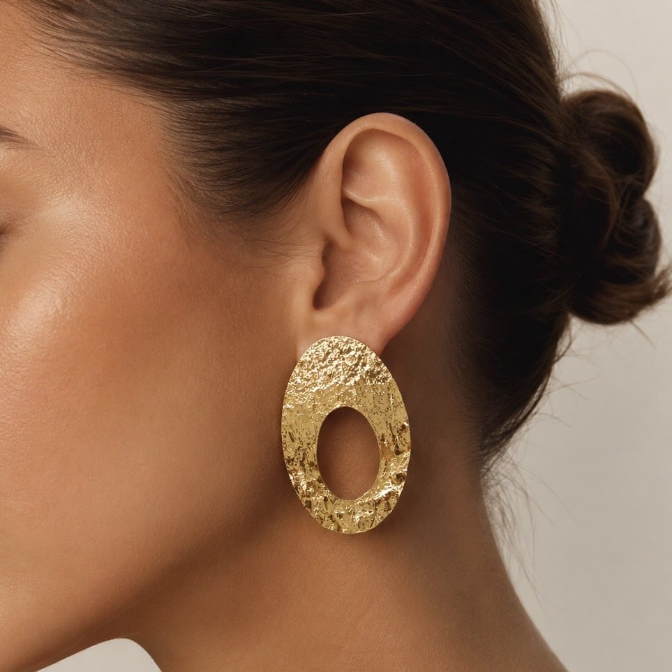 Brinco Oval Furado Amassado MAXI Liso Dourado