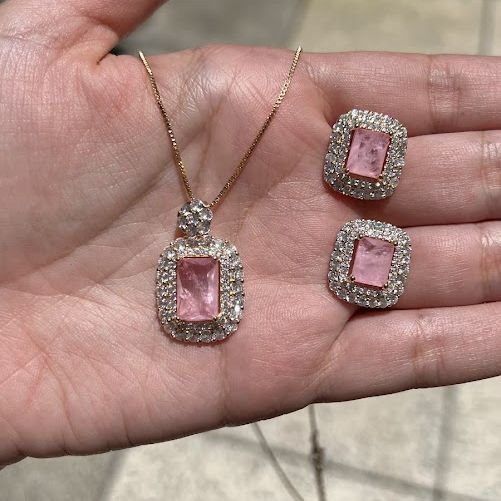 Conjunto Retangular Fusion Rosa Candy Cravejado Cristal Dourado