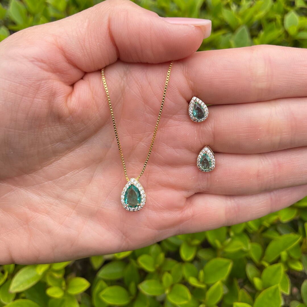 Conjunto De Gota Verde Cravejada Cristal Dourado