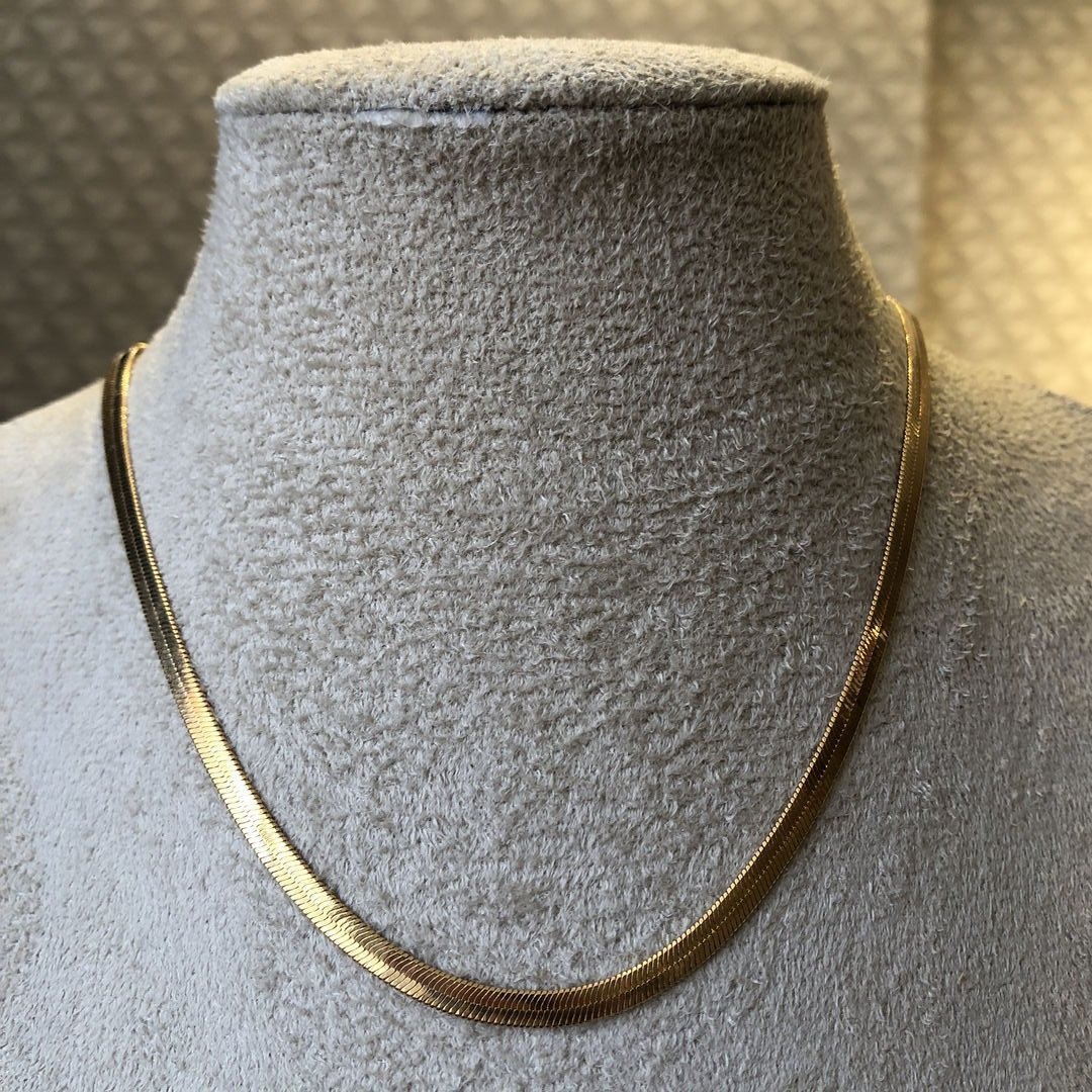 Choker Fita 4mm Liso Dourado