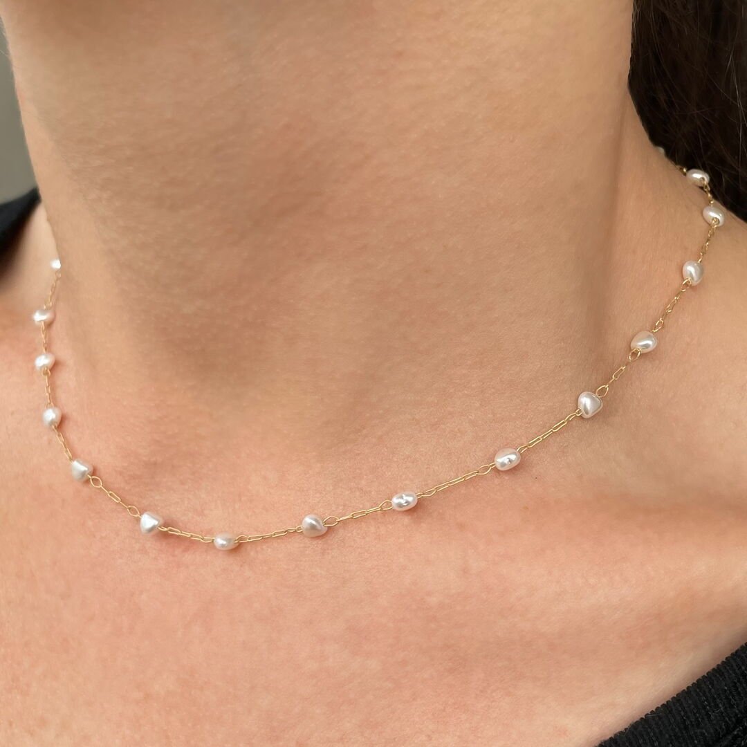 Choker de Pérolas de Coração Lisa Dourada
