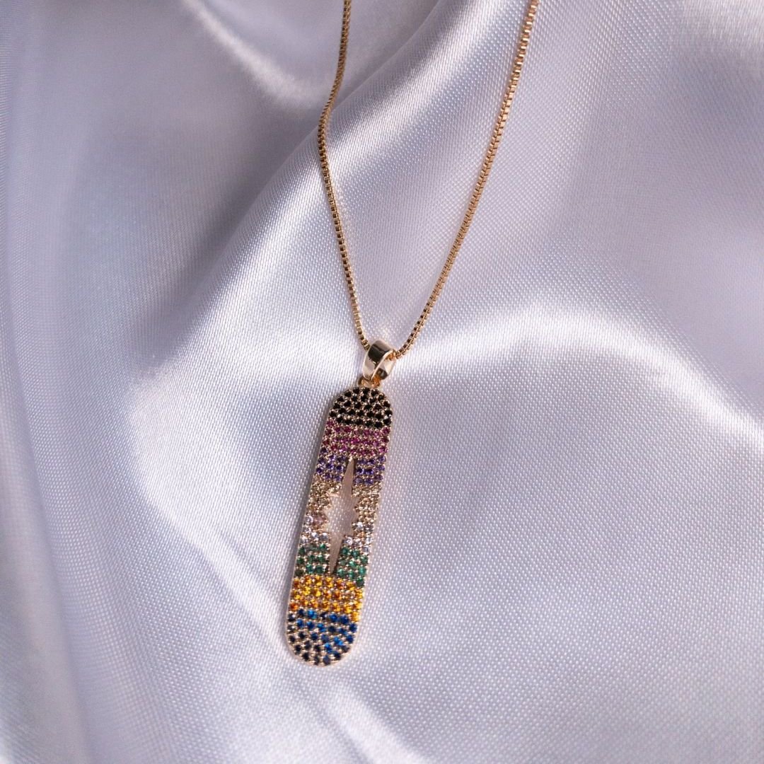 Colar Pingente Longo Rainbow C/ Estrela Vazada