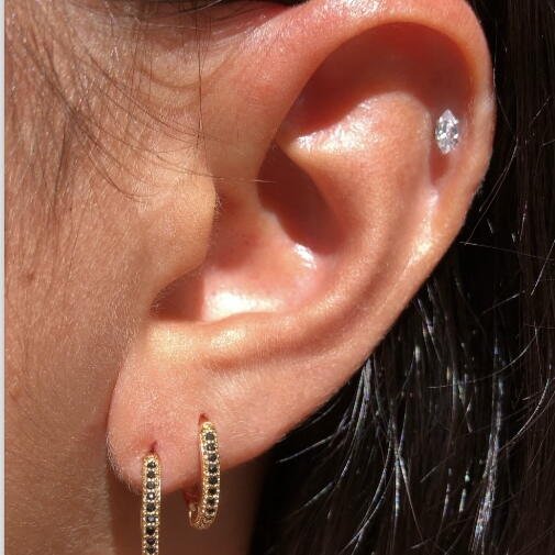 Duo Argola Cravejada Zirconia Negra Dourada