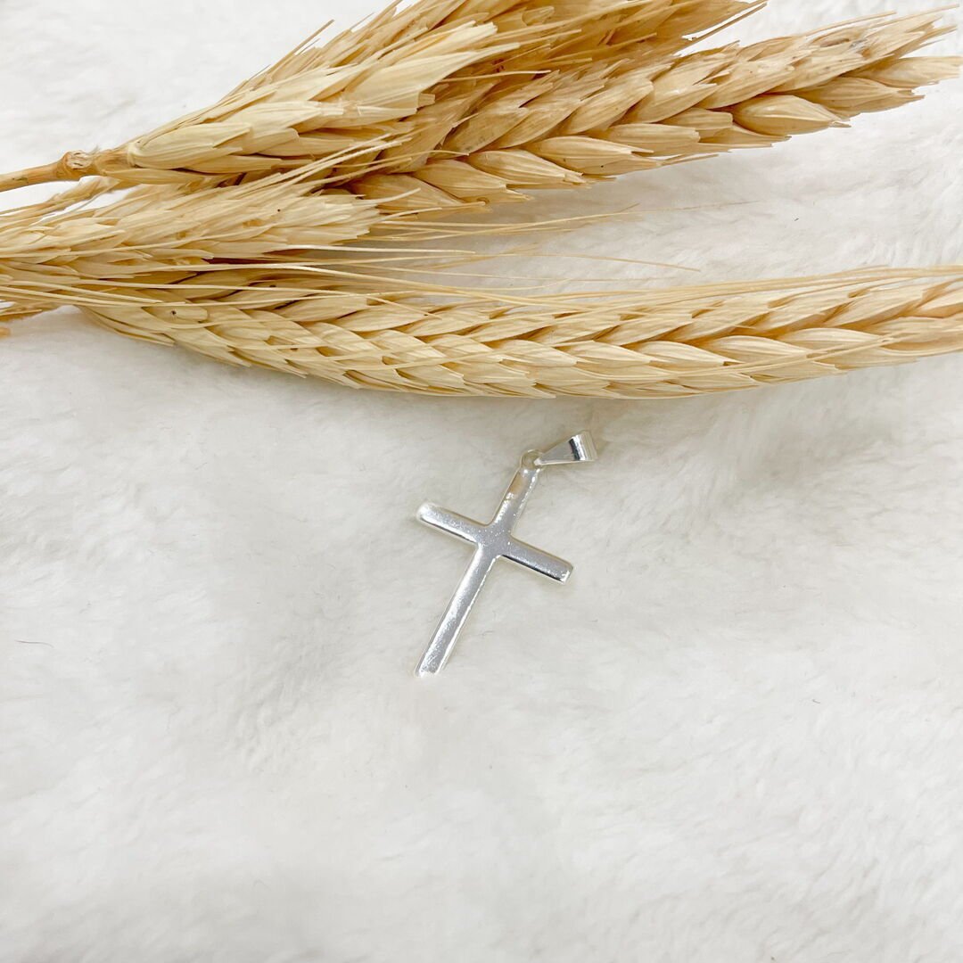 Pingente de Crucifixo M Liso Prateado