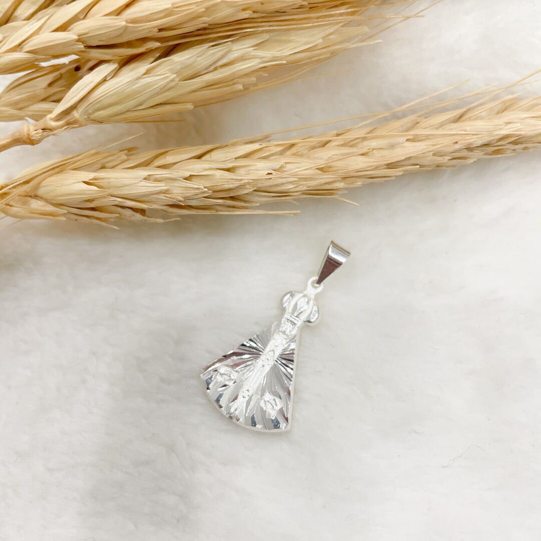 Pingente de Nossa Senhora Diamantada Liso Prateado