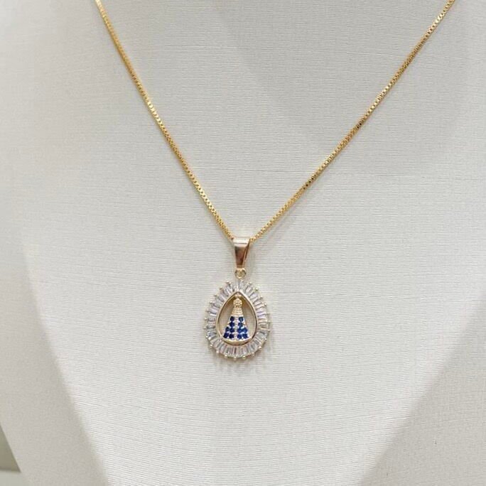 Pingente N. S. Aparecida Gota Baguetes Cristal Dourada