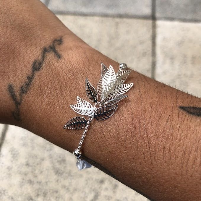 Pulseira de Folhas Penduradas Lisa Prateada