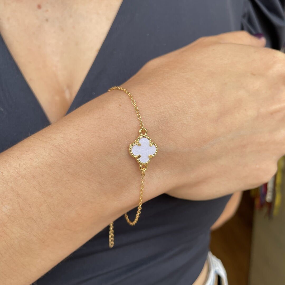 Pulseira Trevo c/ 1 Pingente P Madre Dourado